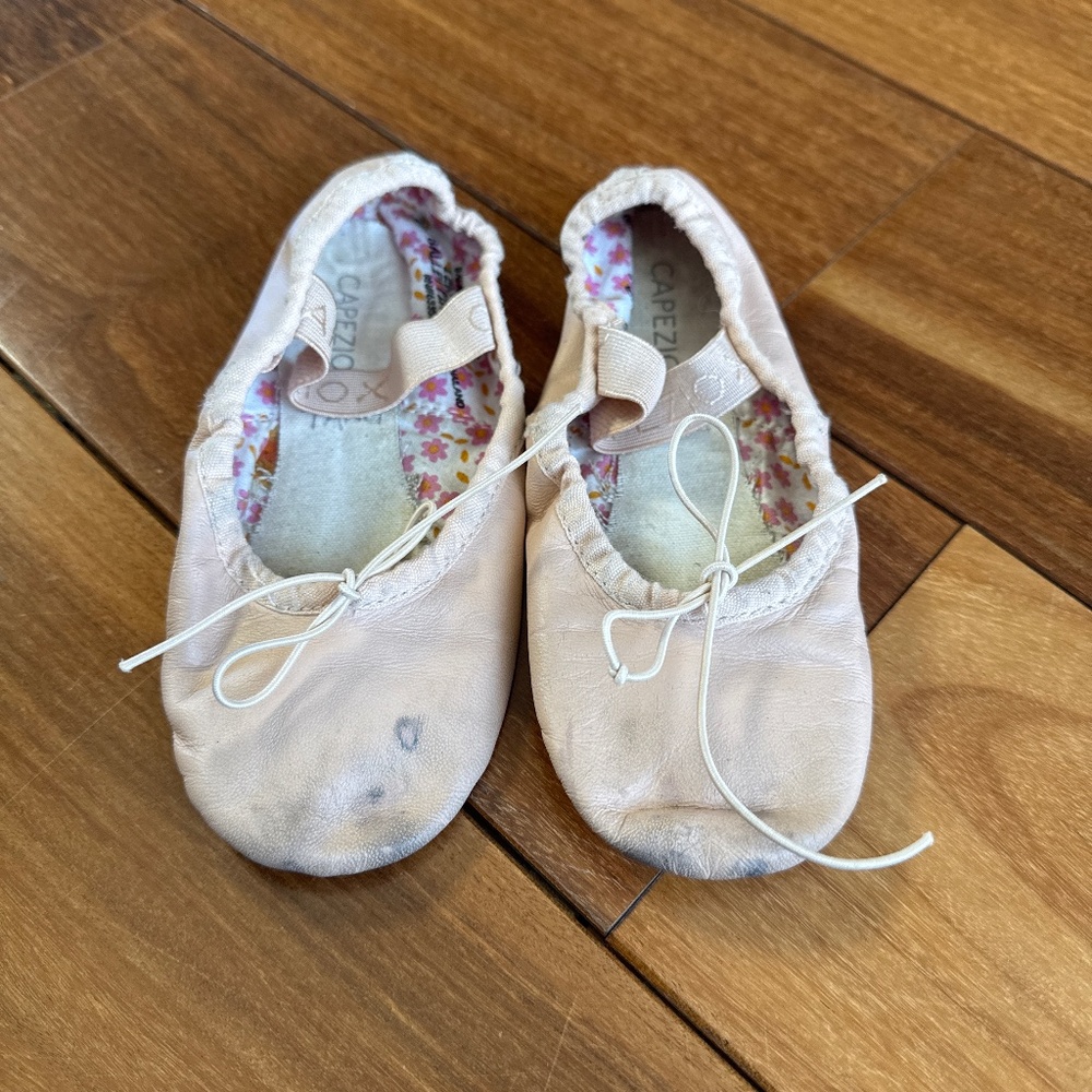 Capezio ballet shoes girl size 12